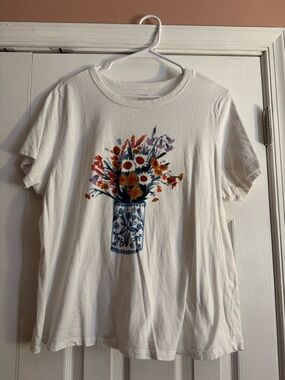 Old Navy - XL White with Floral Print Everywear Graphic Tee